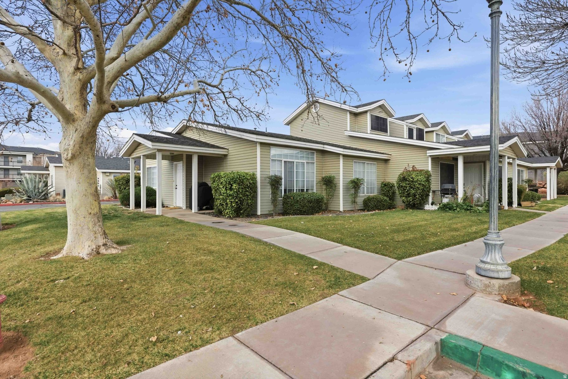 KNOLLWOOD TOWNHOMES 2 - Residential