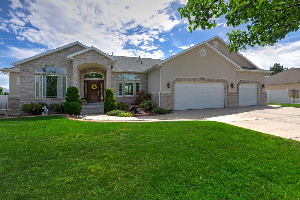 Photo of 10653 S 3210 W, South Jordan, UT 84095 (MLS # 2180659)