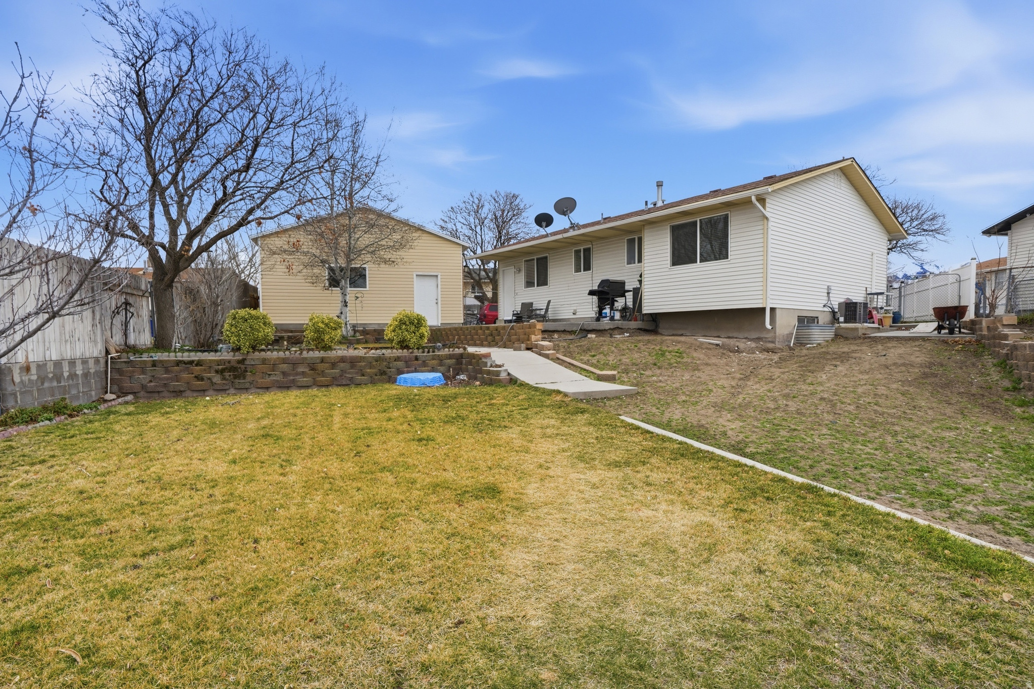 CANYON WEST - Residential