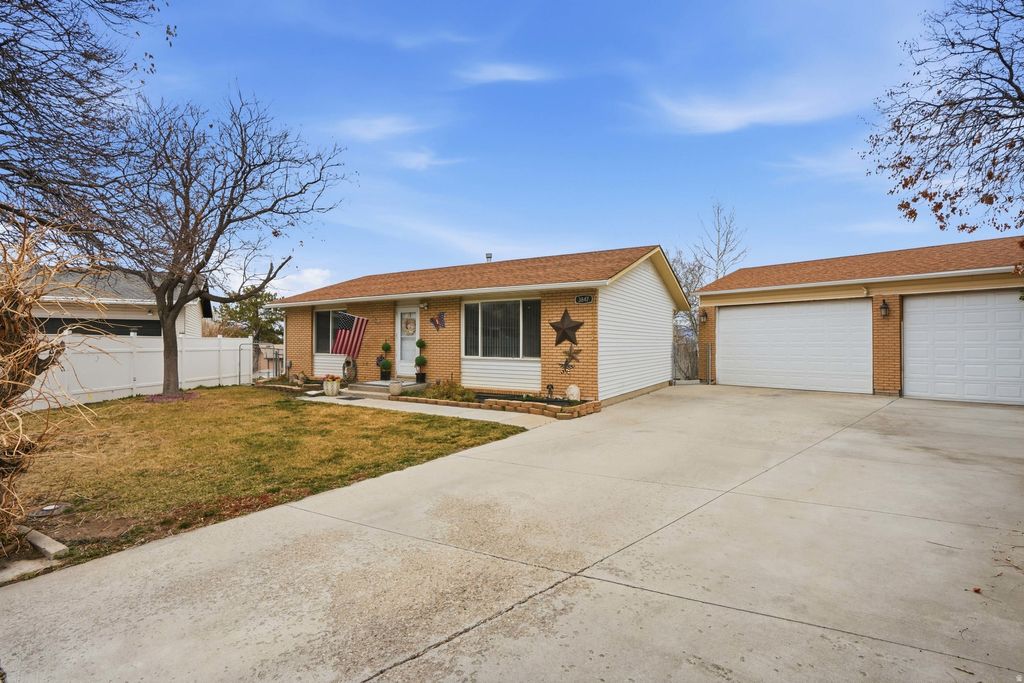 Photo of 3847 S WESTGATE CIR, Magna, UT 84044 (MLS # 2139259)