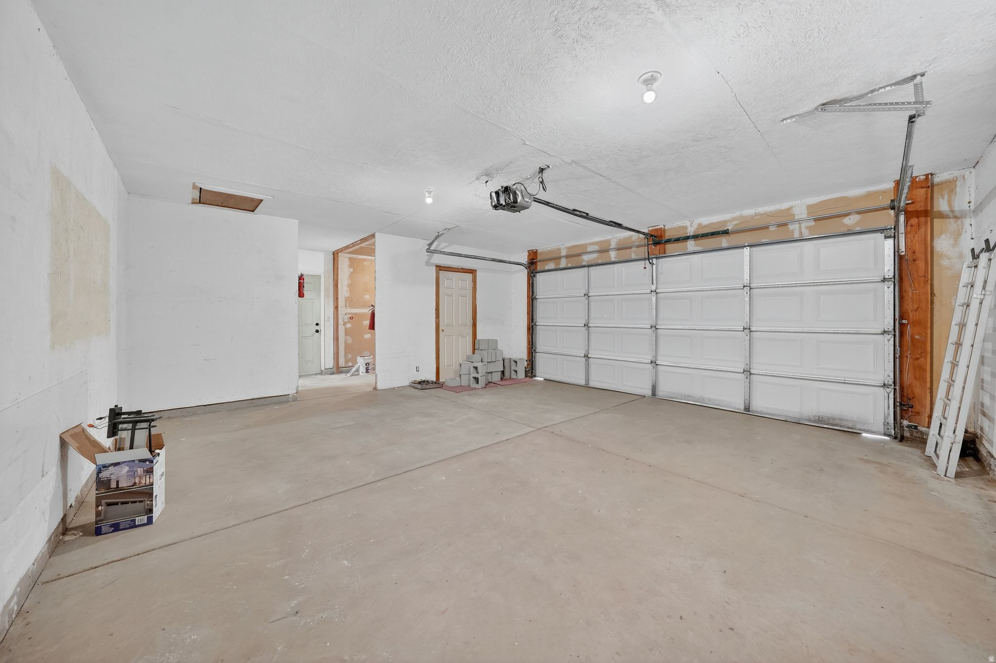 STONEGATE - Residential