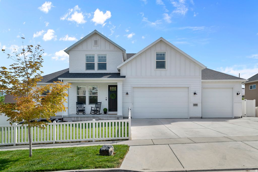 Photo of 2238 S WESTERN DR, Saratoga Springs, UT 84045 (MLS # 2145981)