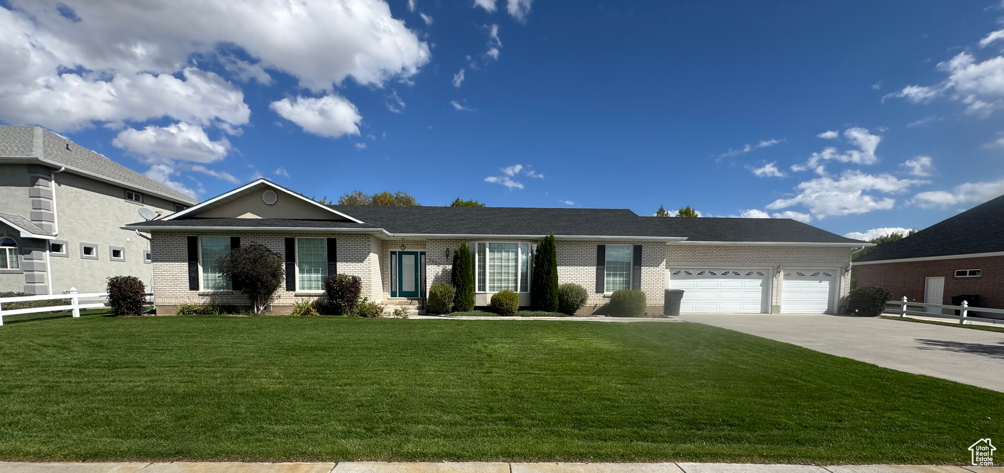 COUNTRY CLUB ESTATES - Residential