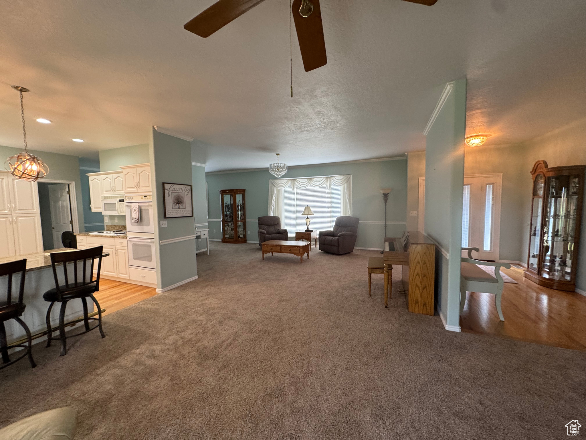 COUNTRY CLUB ESTATES - Residential