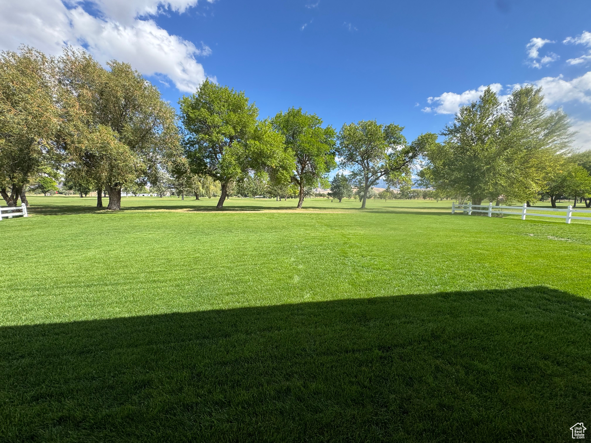 COUNTRY CLUB ESTATES - Residential