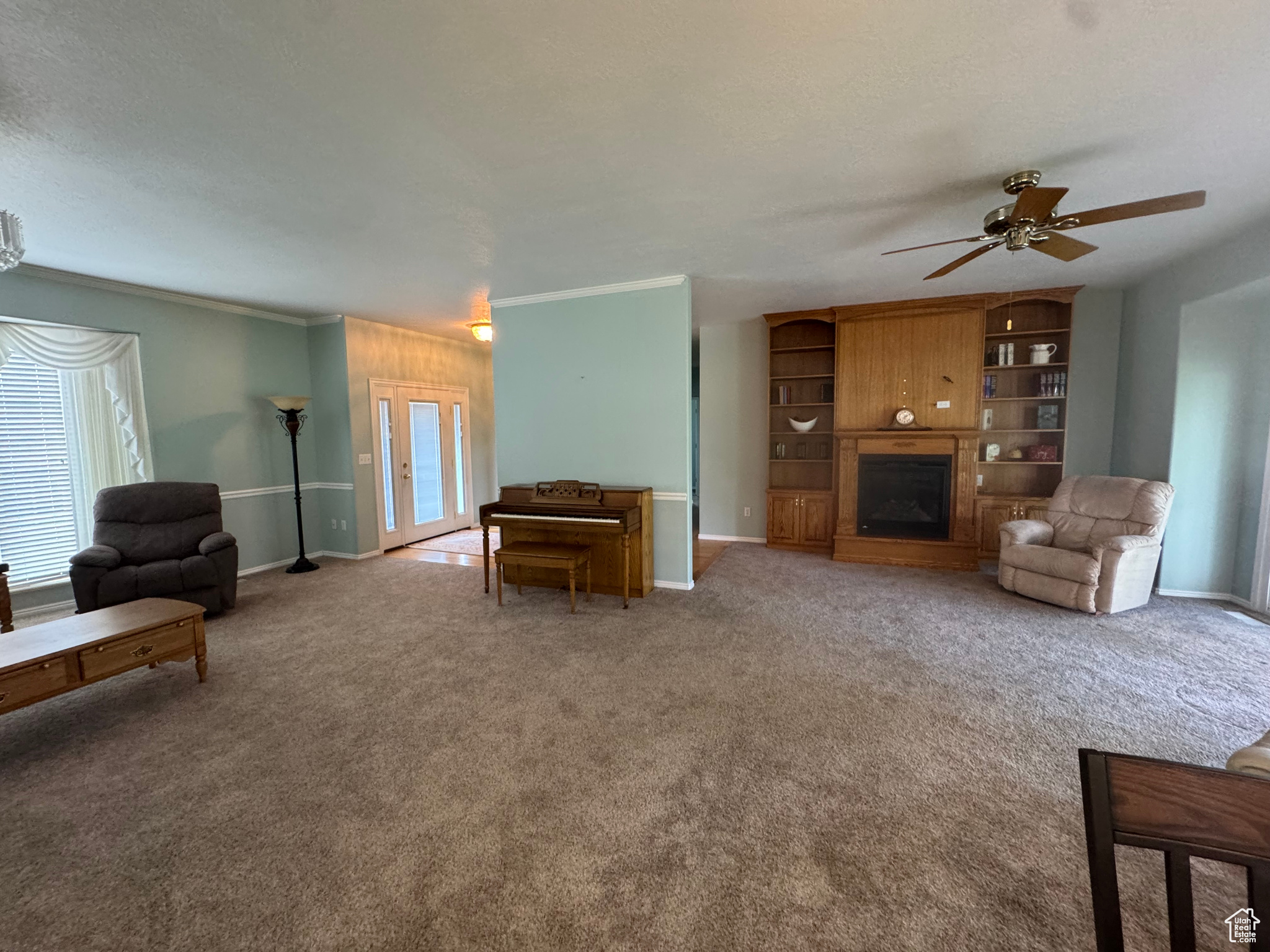 COUNTRY CLUB ESTATES - Residential