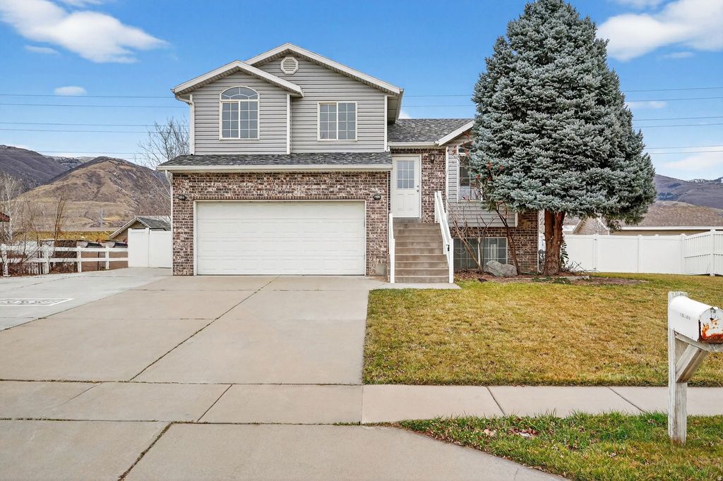Photo of 1520 N 550 W, West Bountiful, UT 84087 (MLS # 2127293)