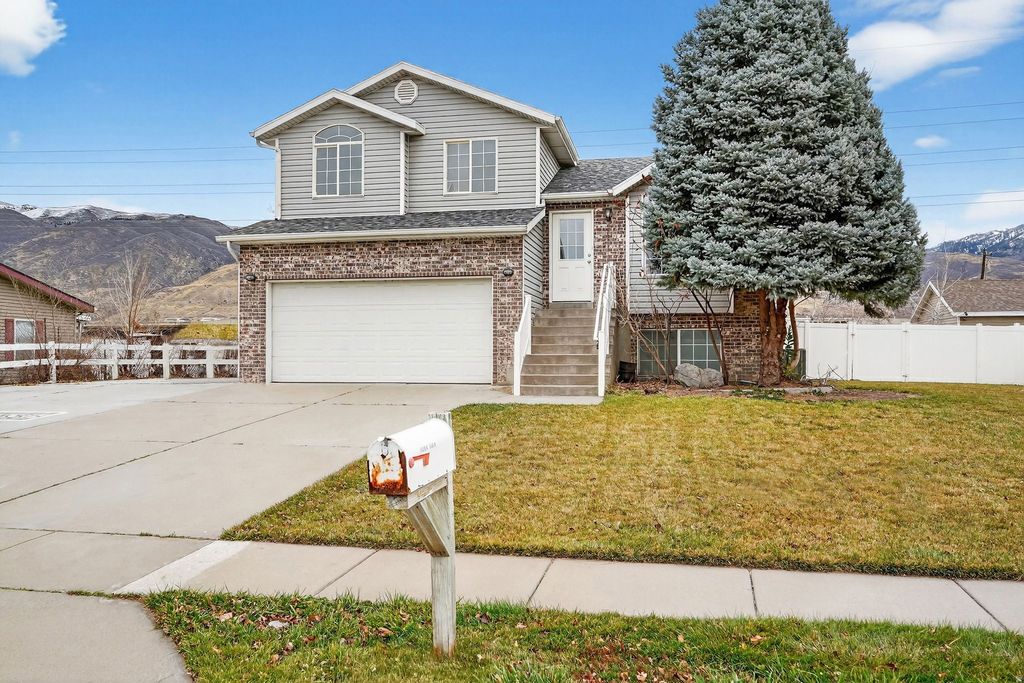 Photo of 1520 N 550 W, West Bountiful, UT 84087 (MLS # 2127293)