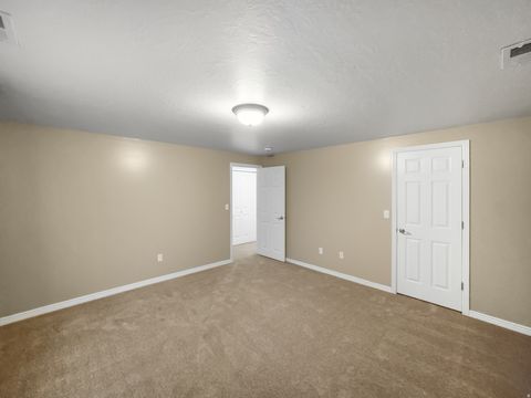 Tiny photo for 572 E 2250 N, North Ogden, UT 84414 (MLS # 2140834)