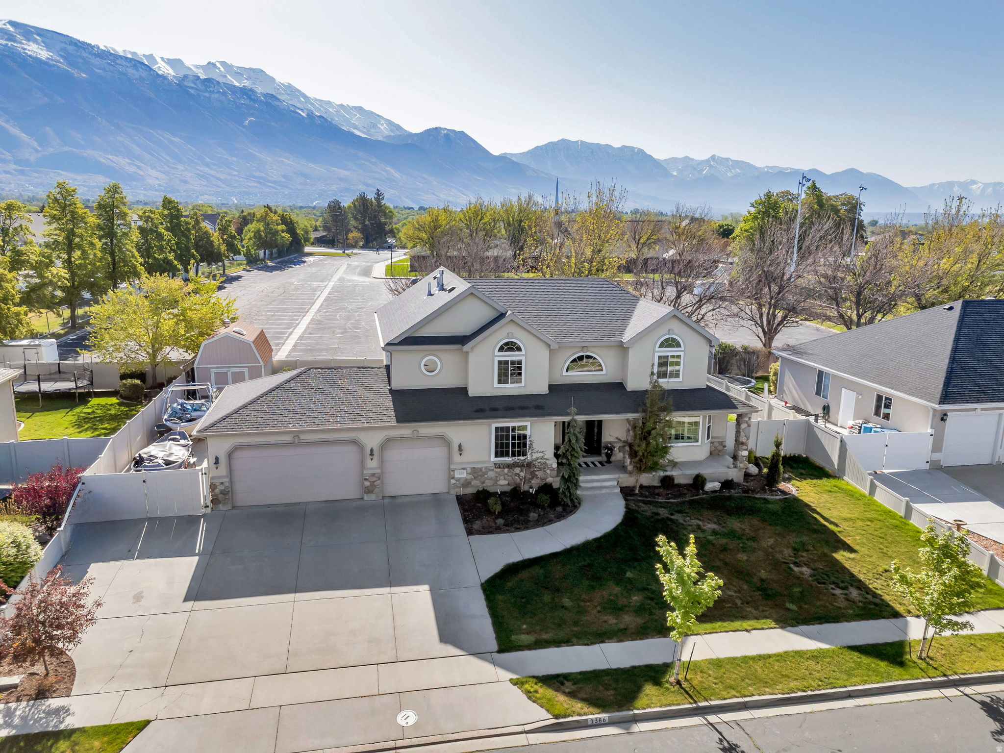QUAIL HOLLOW - Residential