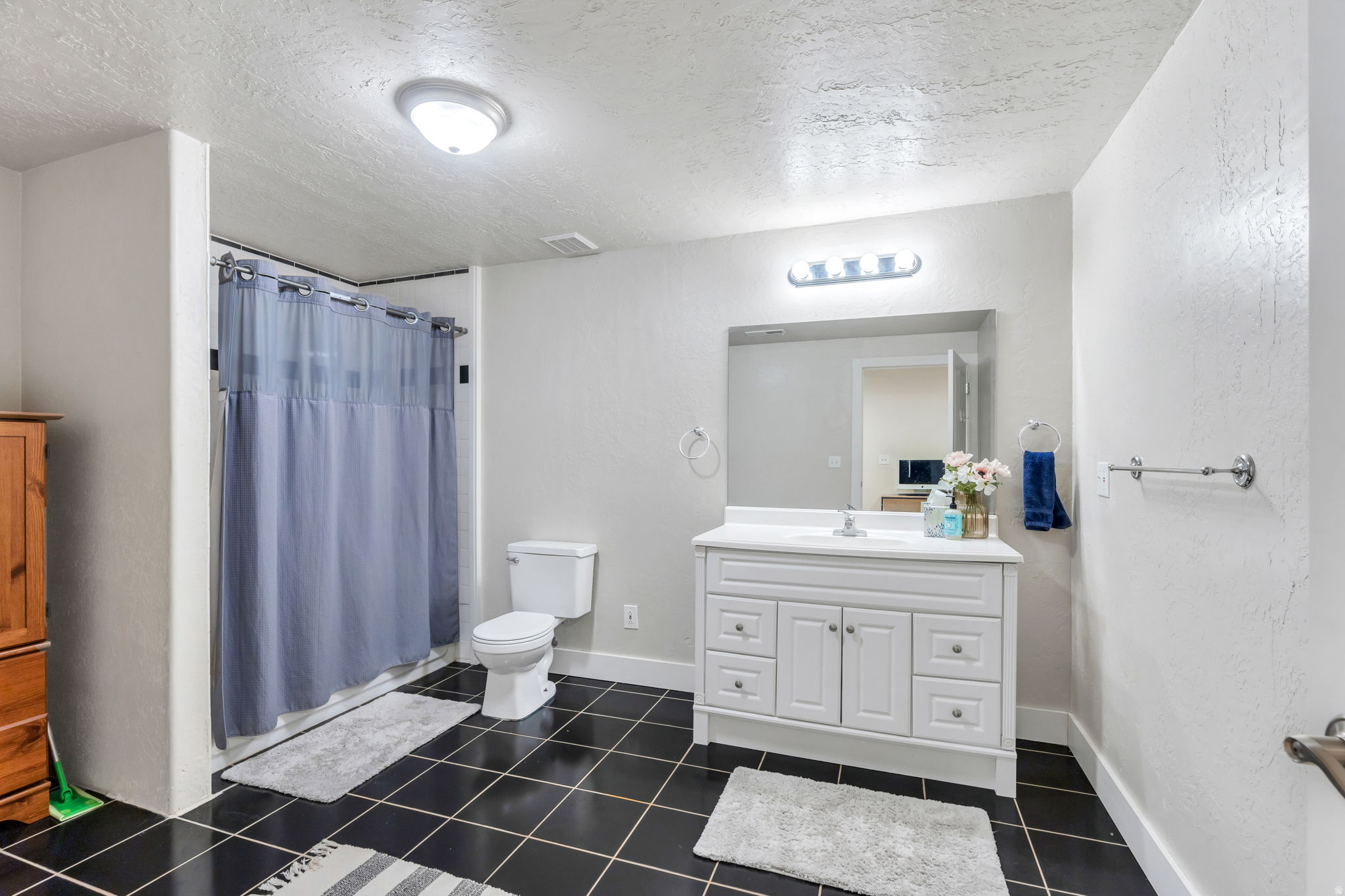 QUAIL HOLLOW - Residential