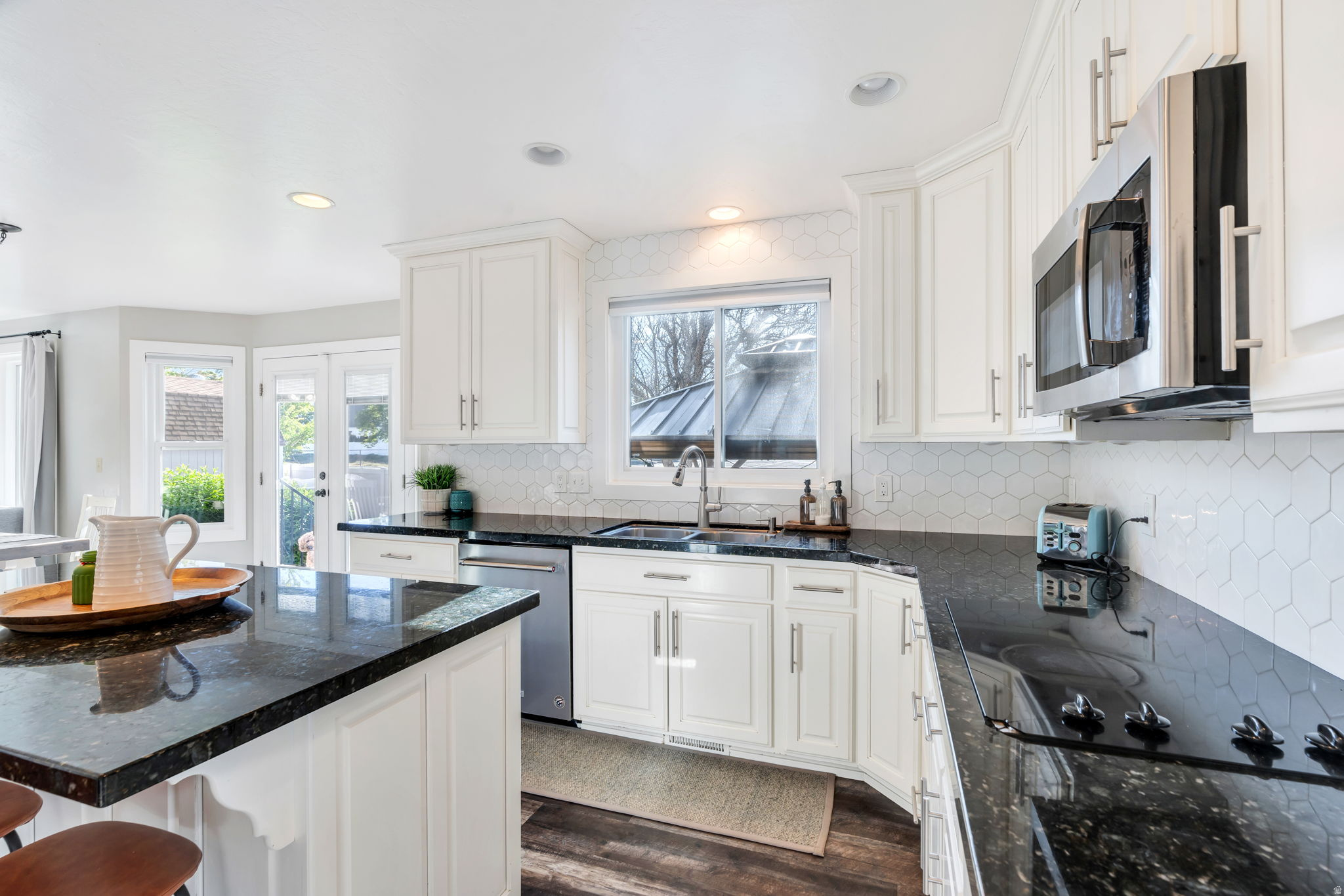 QUAIL HOLLOW - Residential