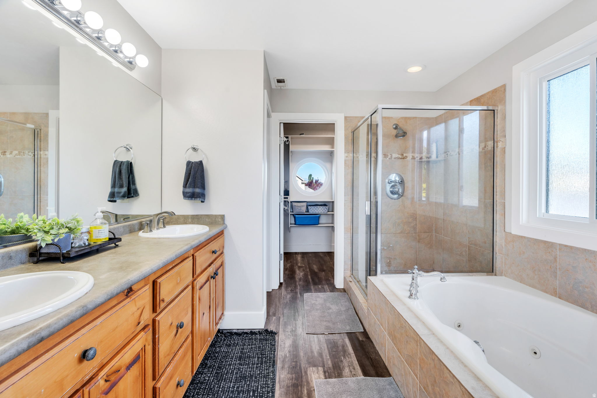 QUAIL HOLLOW - Residential