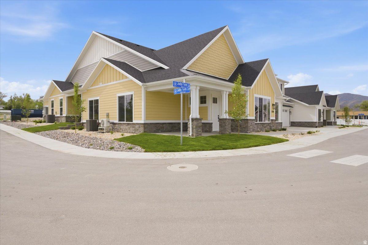 THE COTTAGES AT PEARCE FARM - Residential