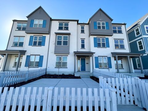 Photo of 6921 W SOUTH JORDAN PKWY #310, South Jordan, UT 84009 (MLS # 2129411)