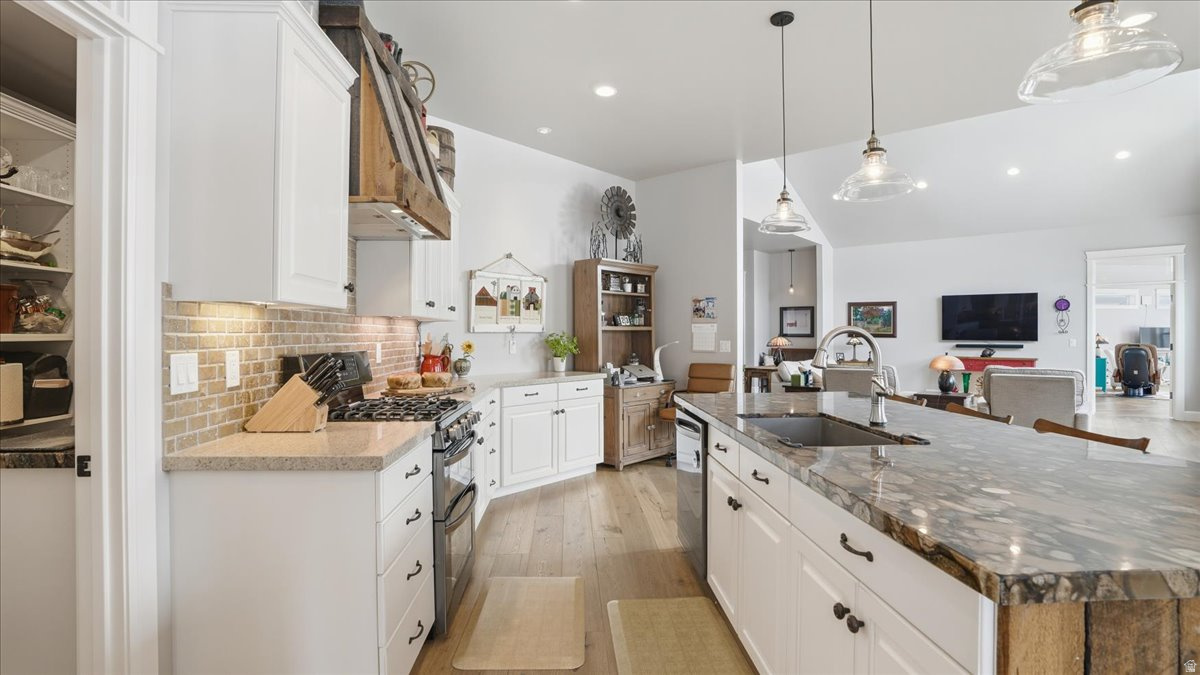 SUNFLOWER FARMS - Residential