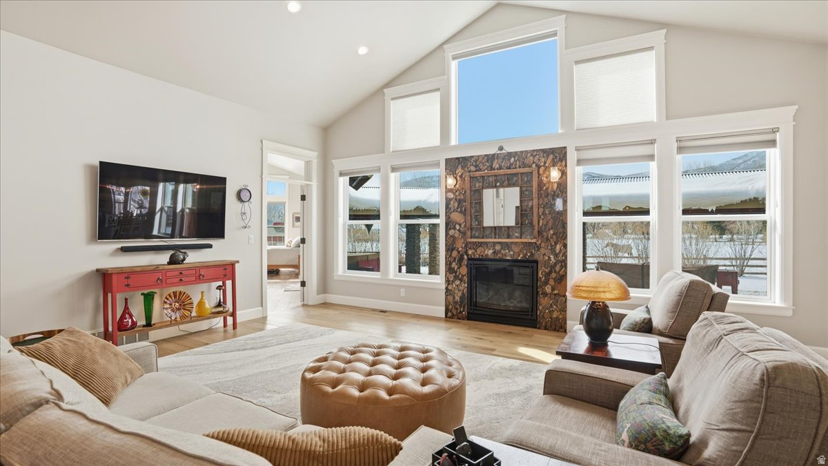 SUNFLOWER FARMS - Residential