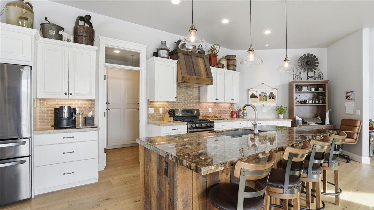 SUNFLOWER FARMS - Residential