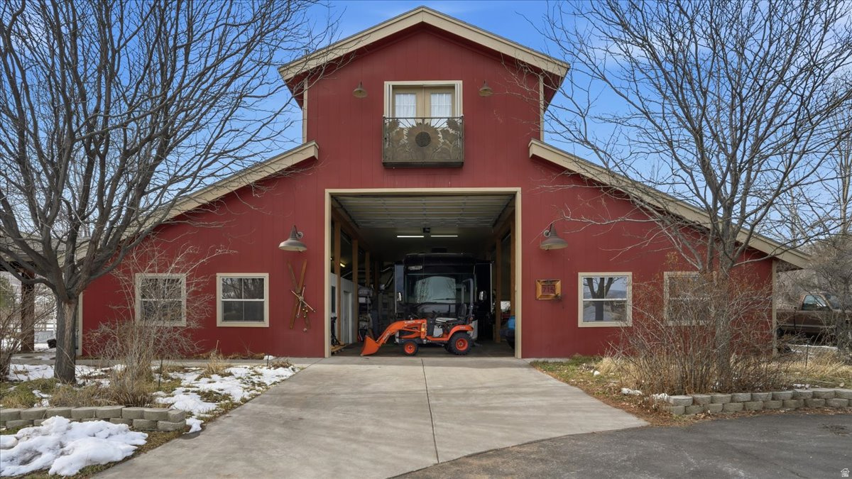 SUNFLOWER FARMS - Residential