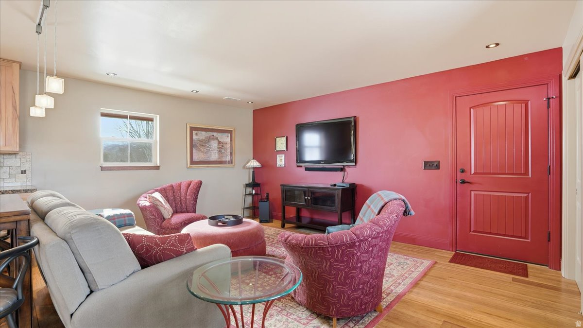 SUNFLOWER FARMS - Residential