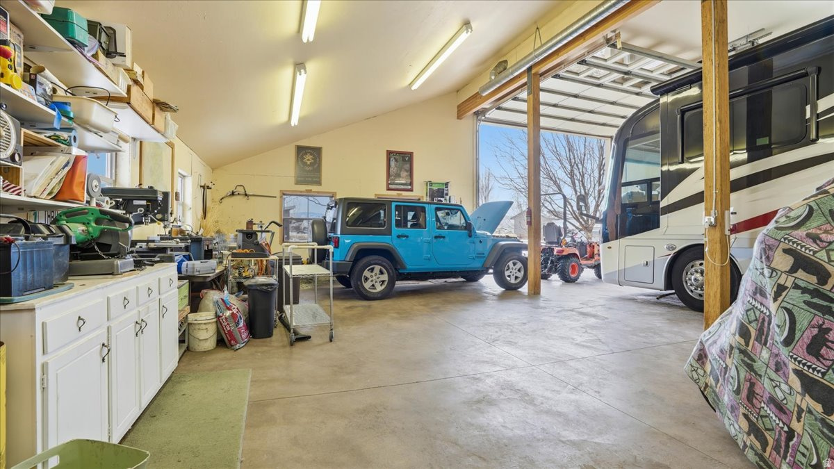 SUNFLOWER FARMS - Residential