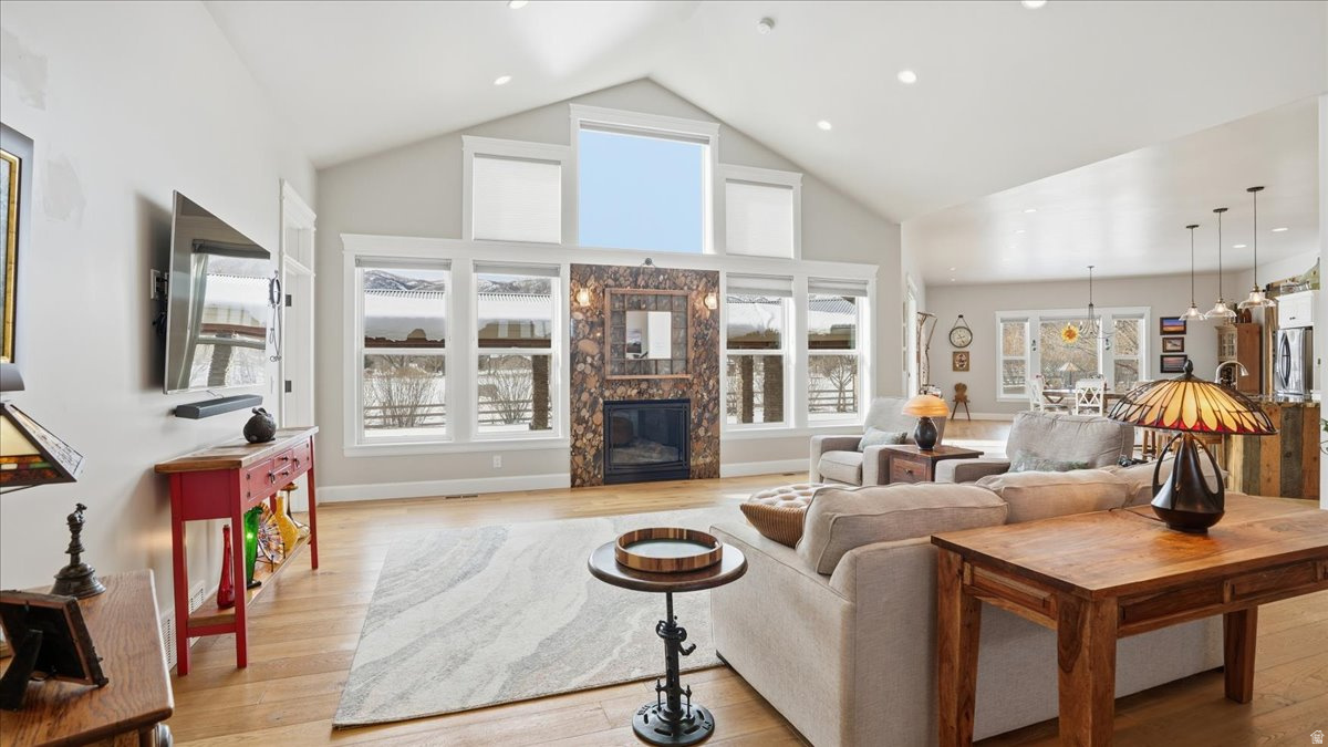 SUNFLOWER FARMS - Residential