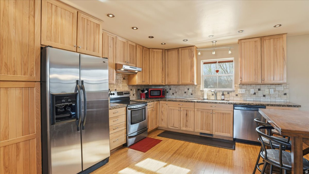 SUNFLOWER FARMS - Residential