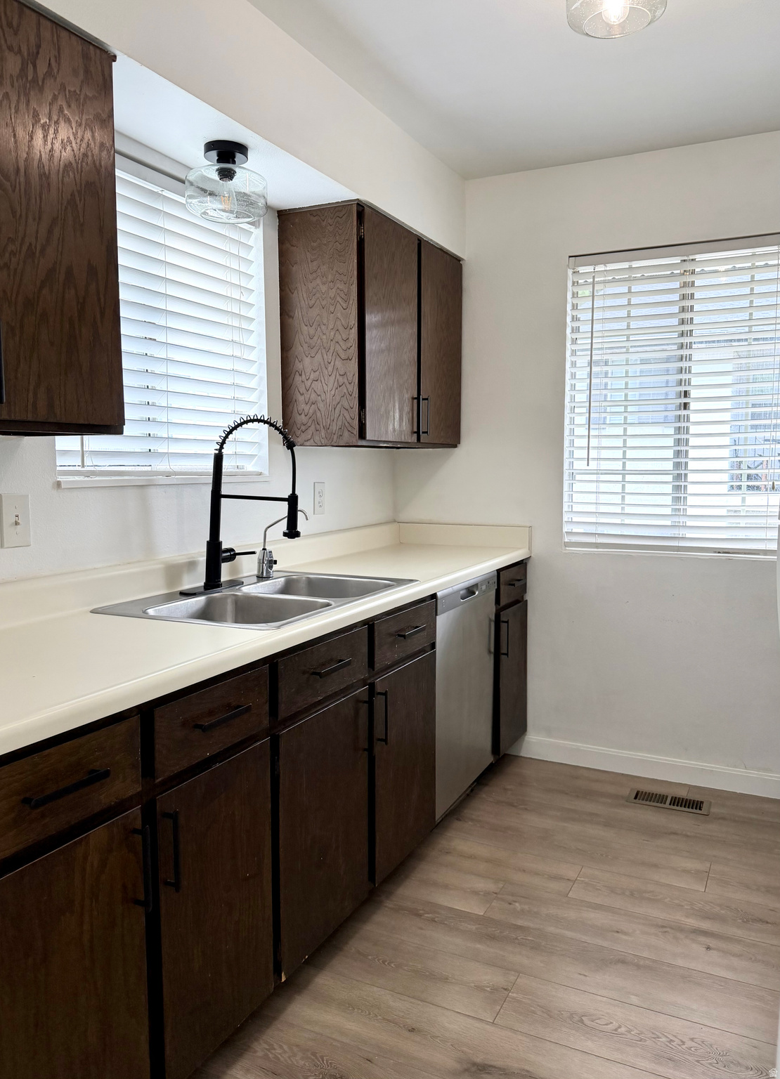 COVENTRY MANOR - Residential