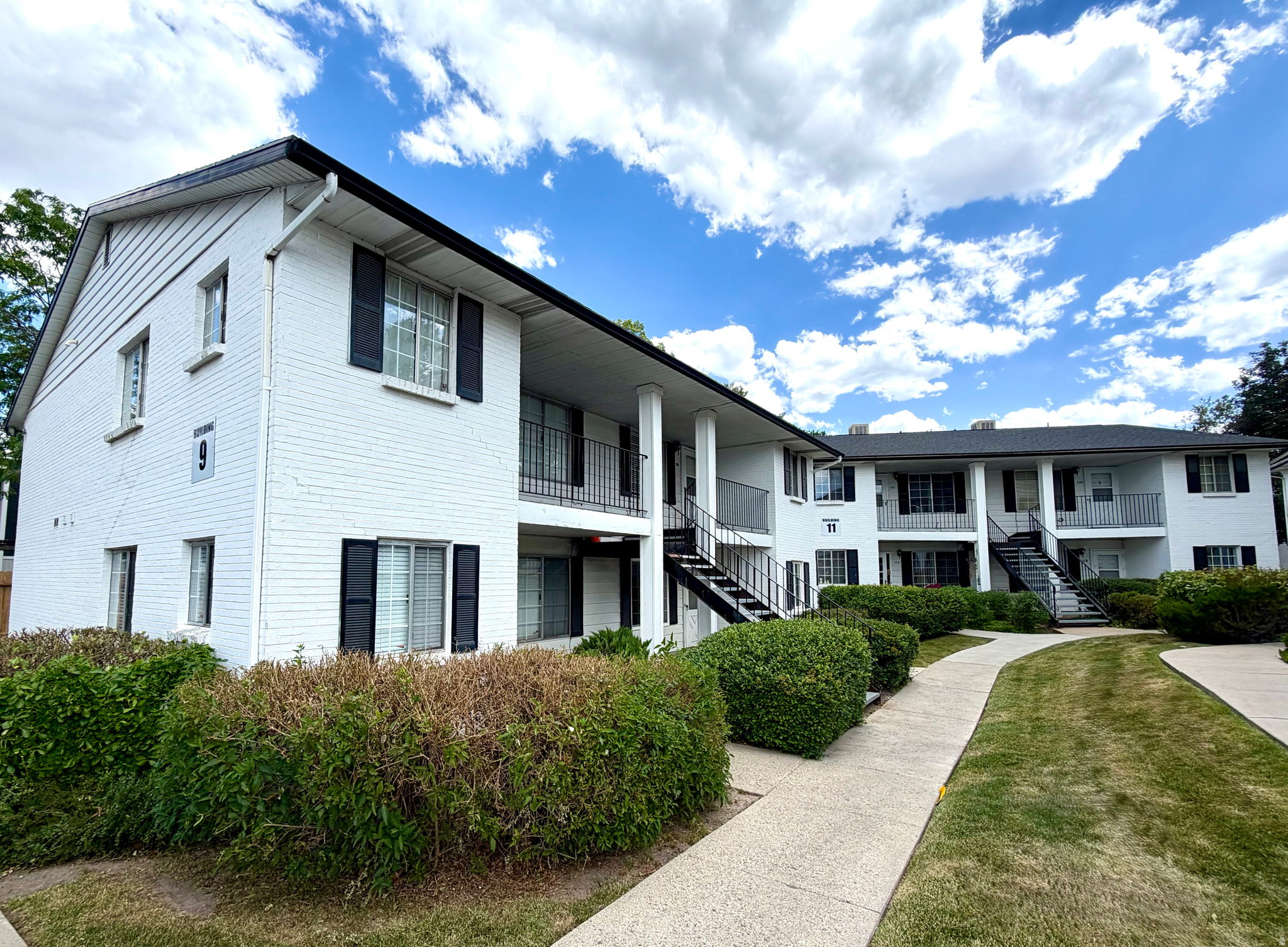 COVENTRY MANOR - Residential