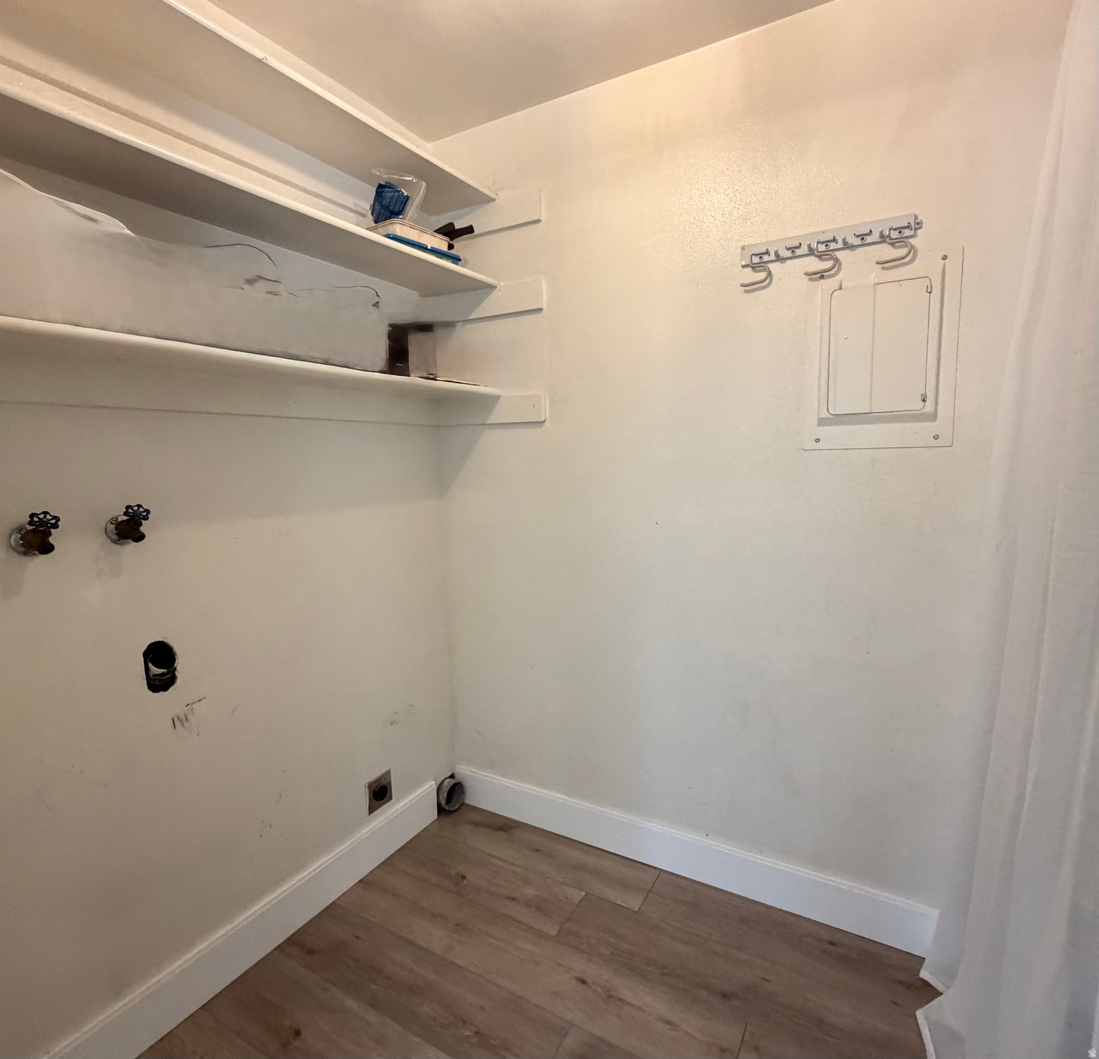 COVENTRY MANOR - Residential