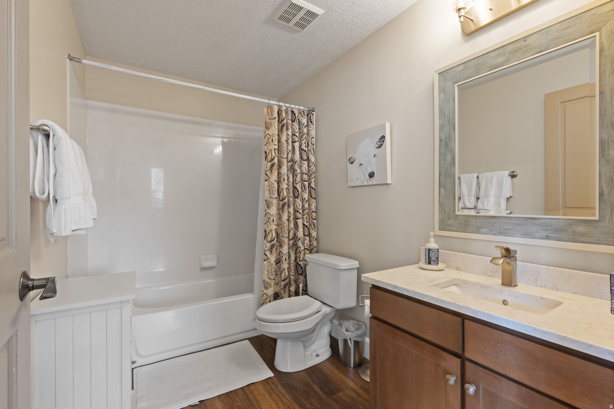 CRESTVIEW CONDOMINIUM - Residential