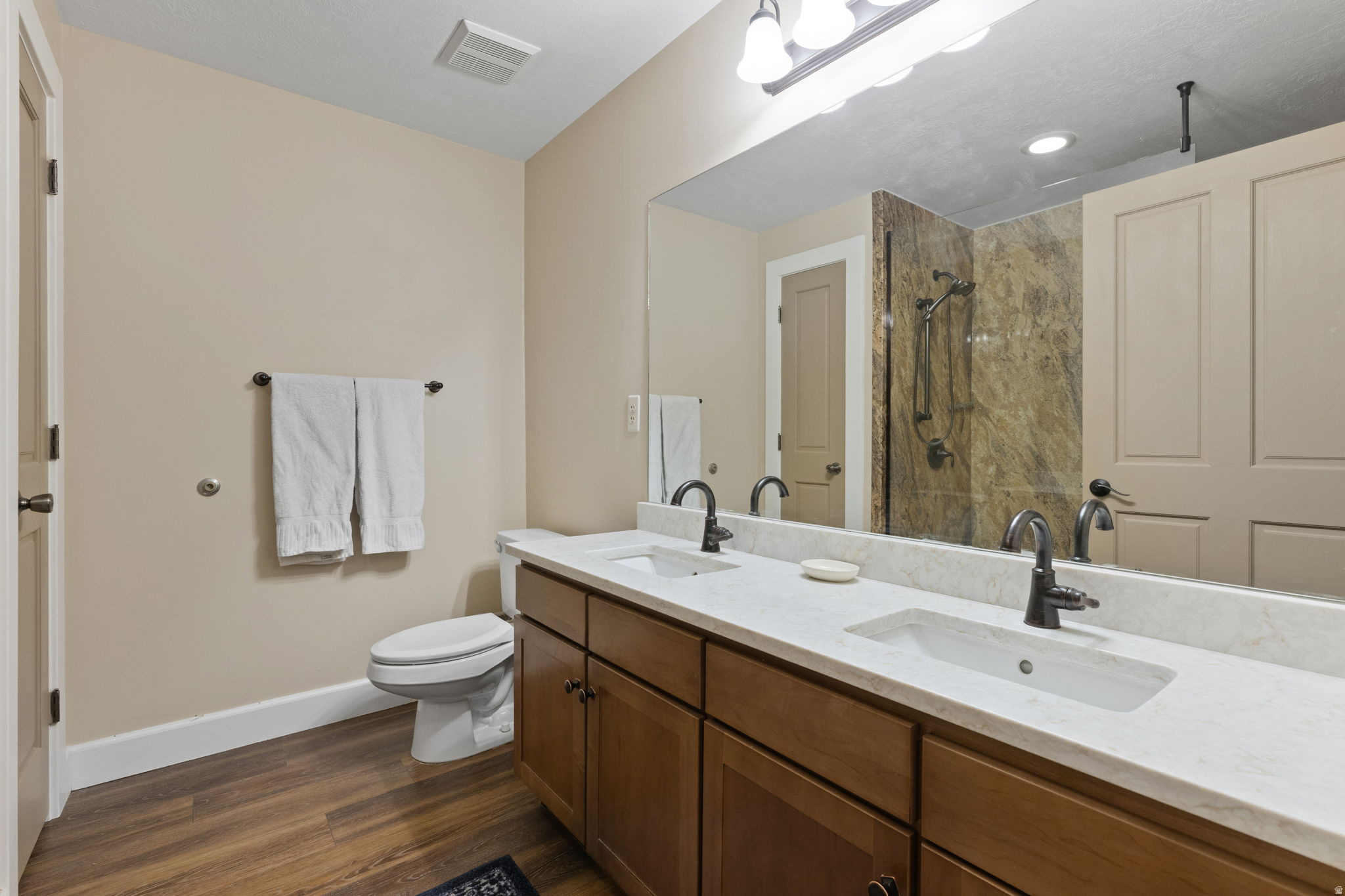 CRESTVIEW CONDOMINIUM - Residential