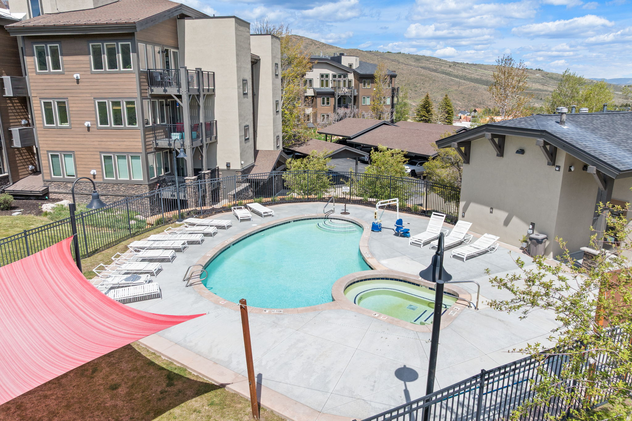 CRESTVIEW CONDOMINIUM - Residential