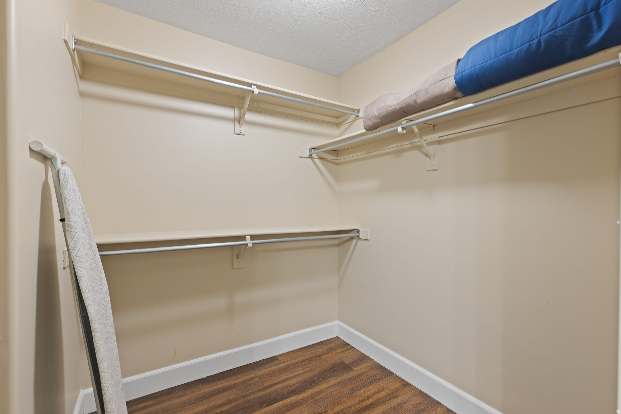 CRESTVIEW CONDOMINIUM - Residential