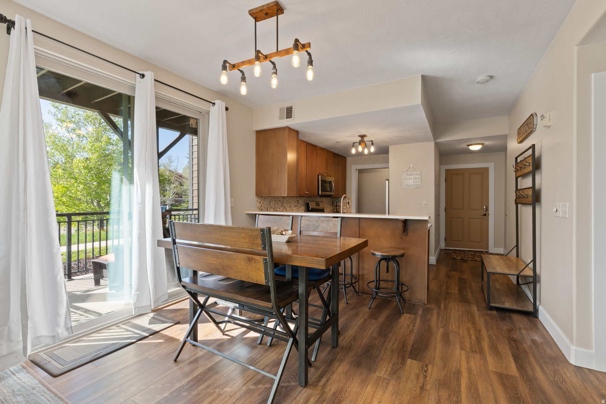 CRESTVIEW CONDOMINIUM - Residential