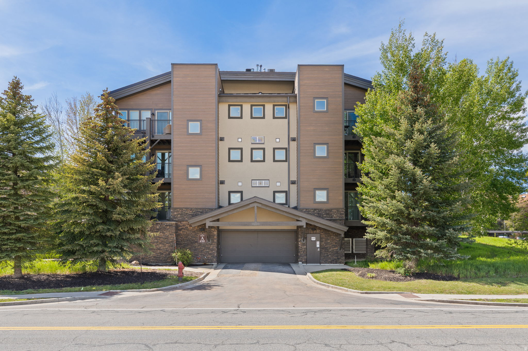 CRESTVIEW CONDOMINIUM - Residential