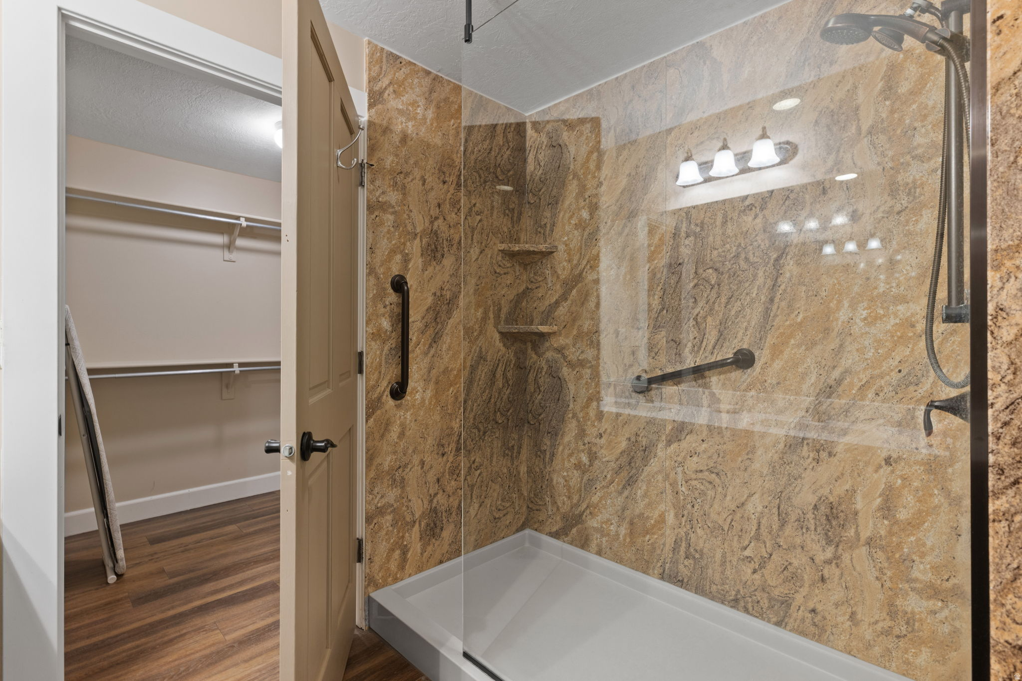 CRESTVIEW CONDOMINIUM - Residential