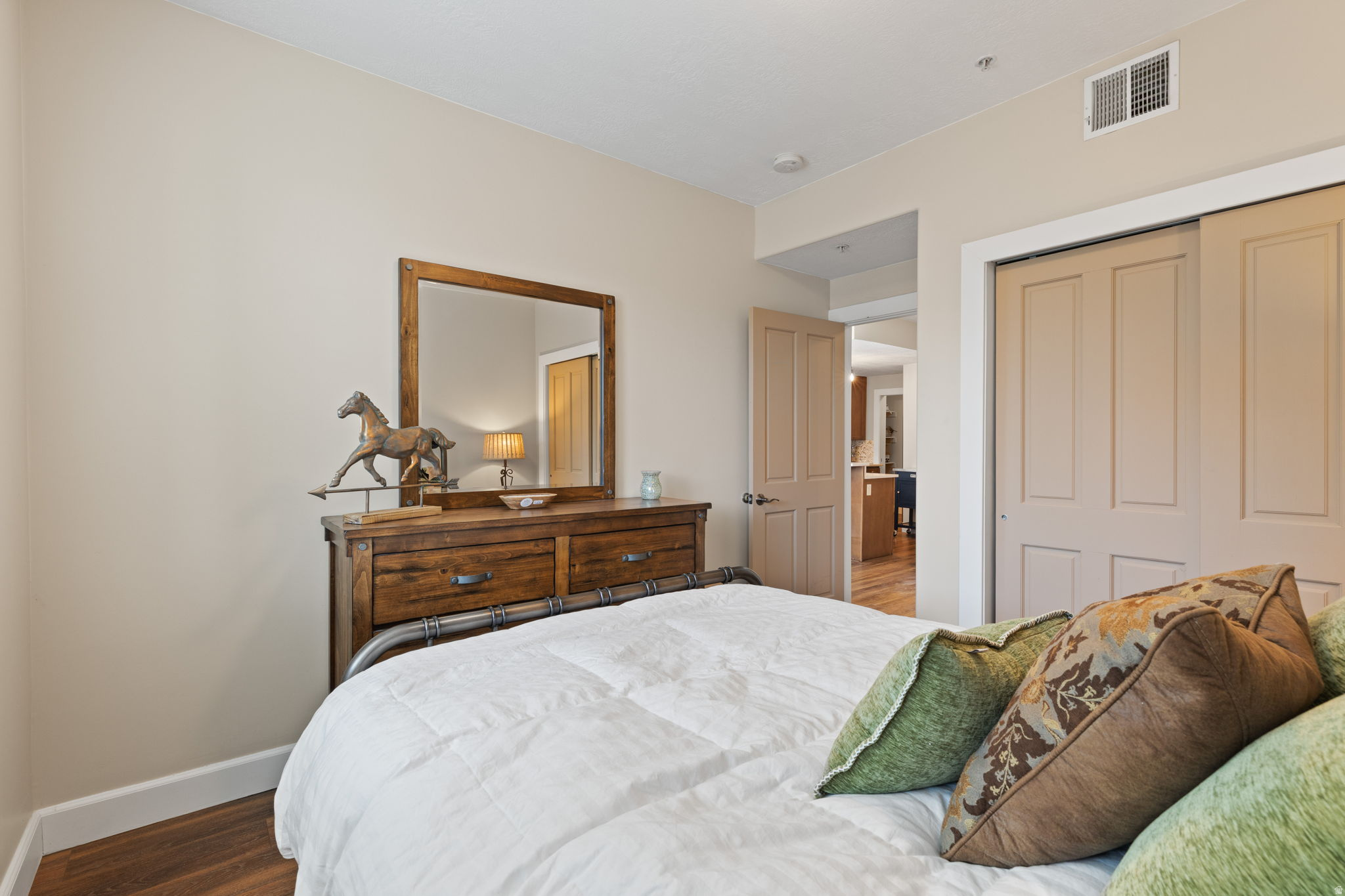 CRESTVIEW CONDOMINIUM - Residential