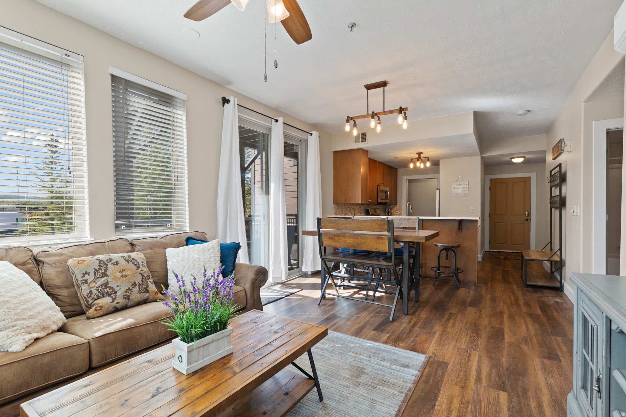 CRESTVIEW CONDOMINIUM - Residential