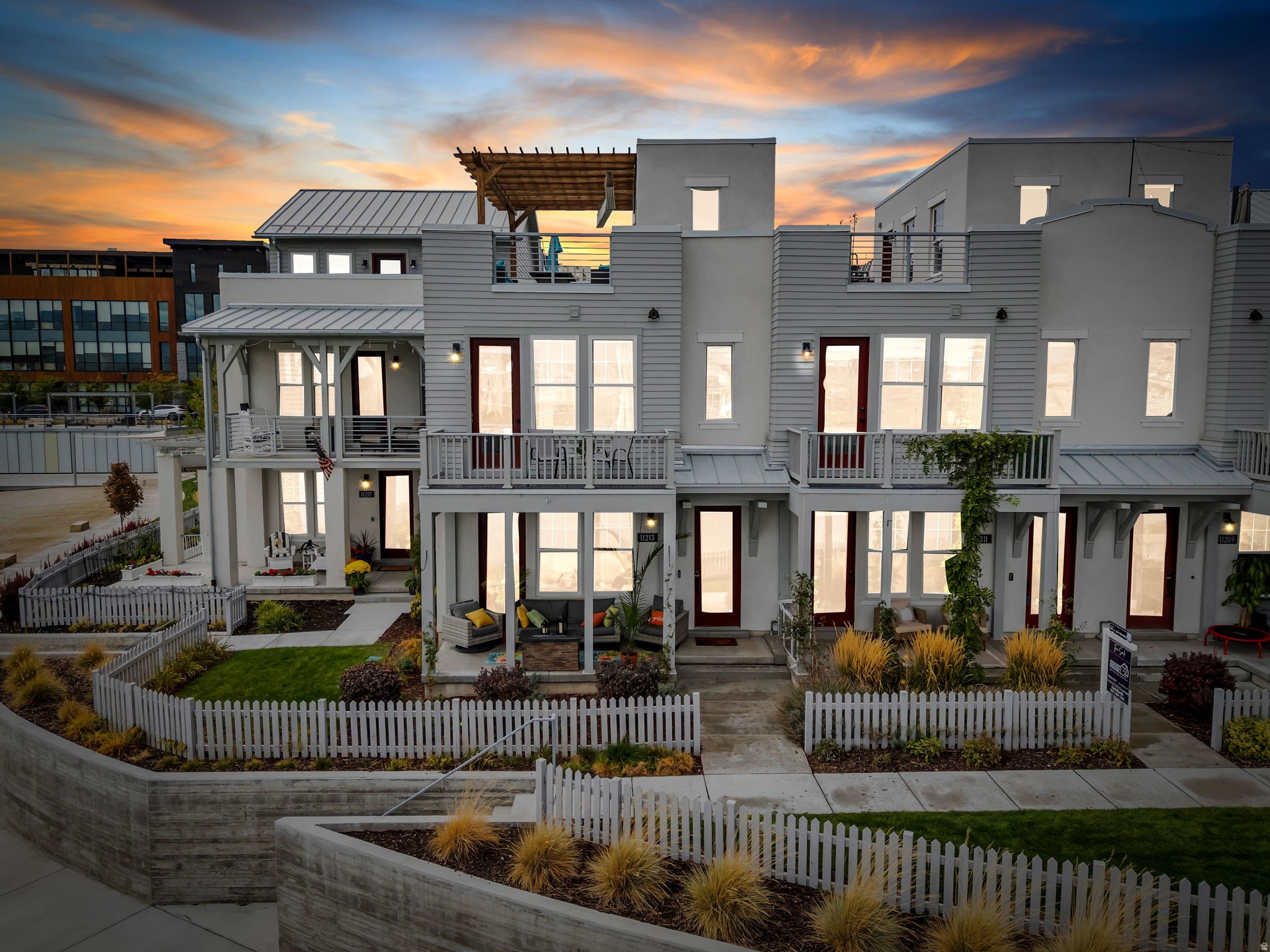 DAYBREAK - Residential