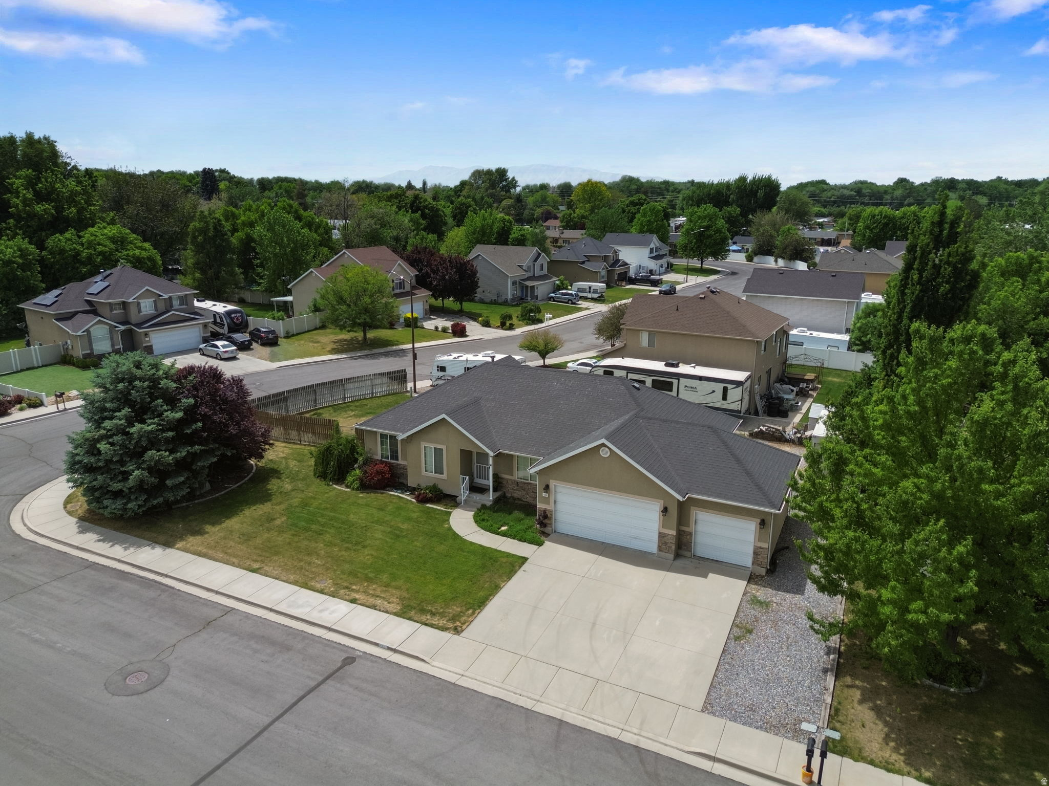 PARKMEADOW WEST - Residential