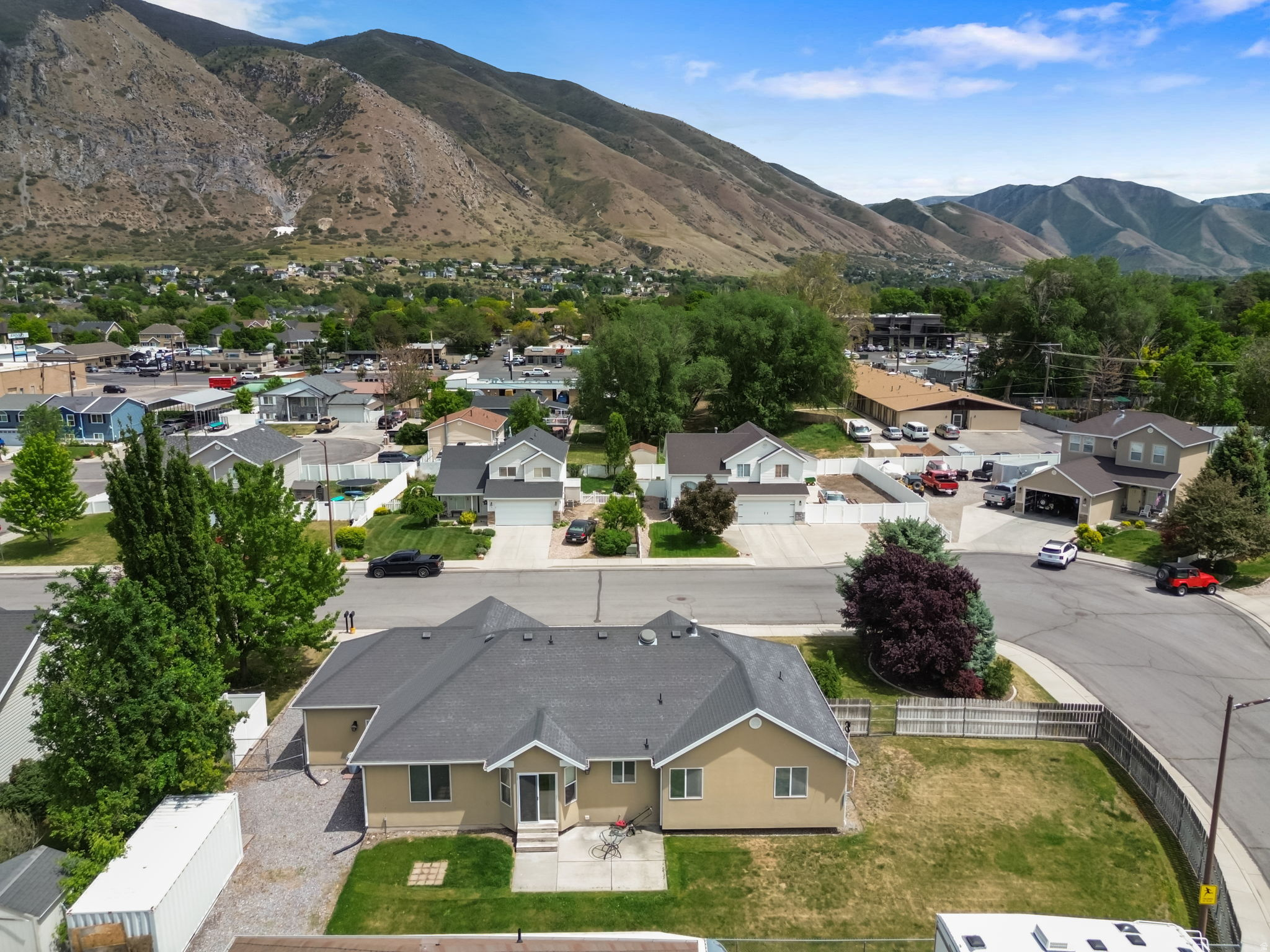 PARKMEADOW WEST - Residential