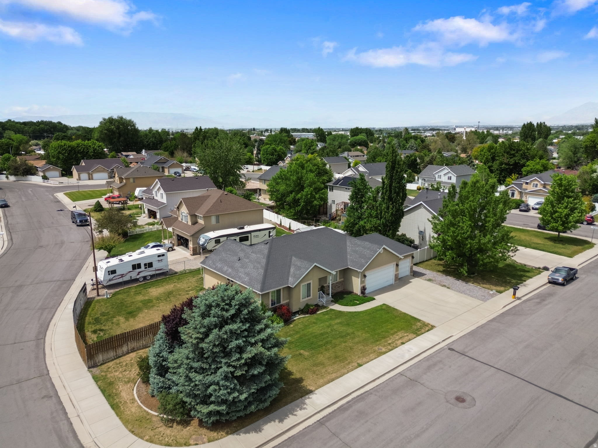 PARKMEADOW WEST - Residential