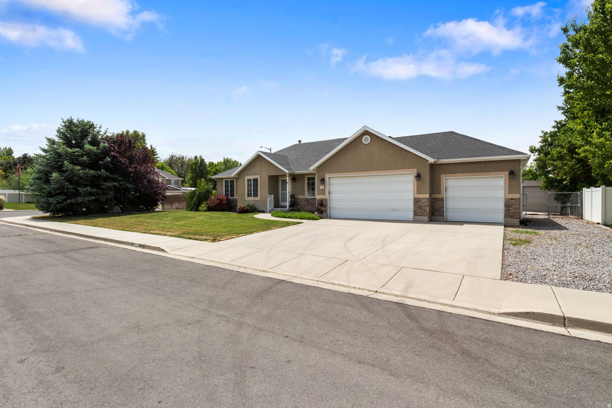 PARKMEADOW WEST - Residential