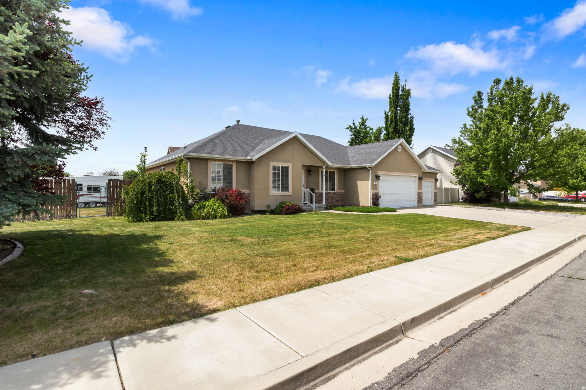 PARKMEADOW WEST - Residential