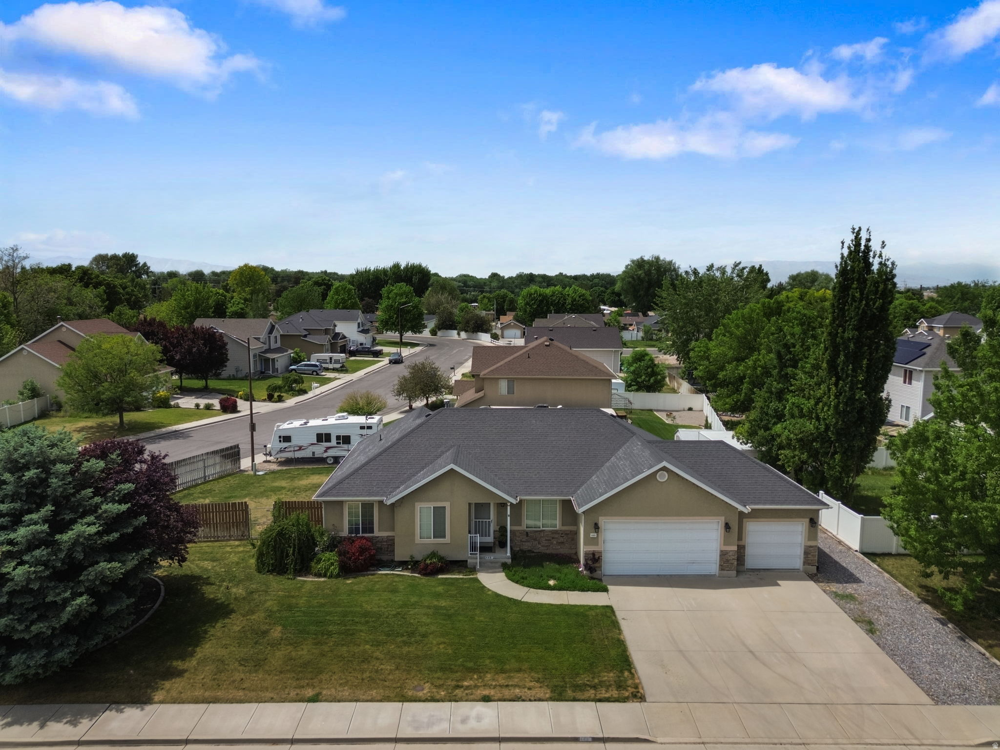 PARKMEADOW WEST - Residential