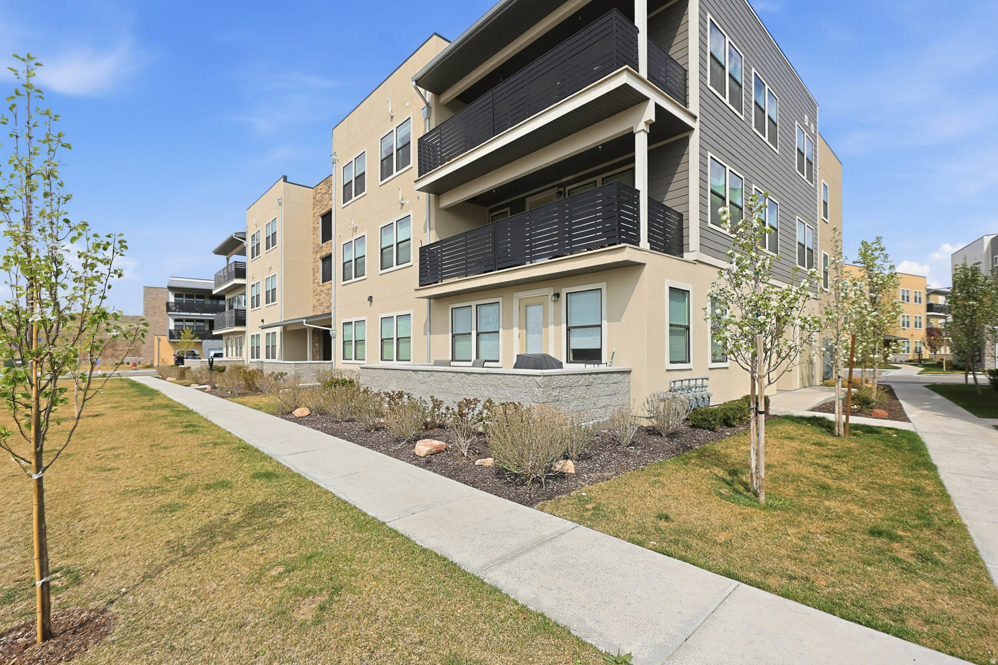 JORDAN HEIGHTS AT VIEW 78 PHASE 1 D - Residential