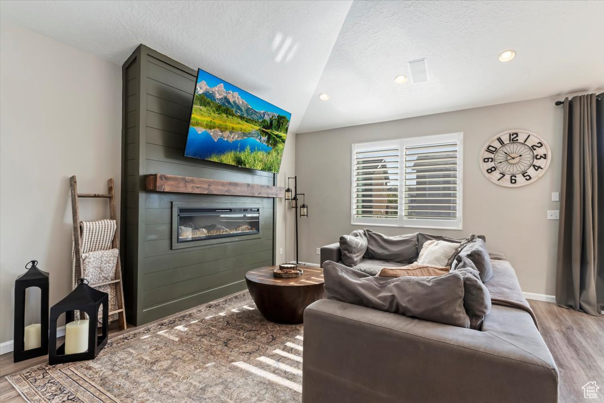 ANTHEM ARCHES - Residential