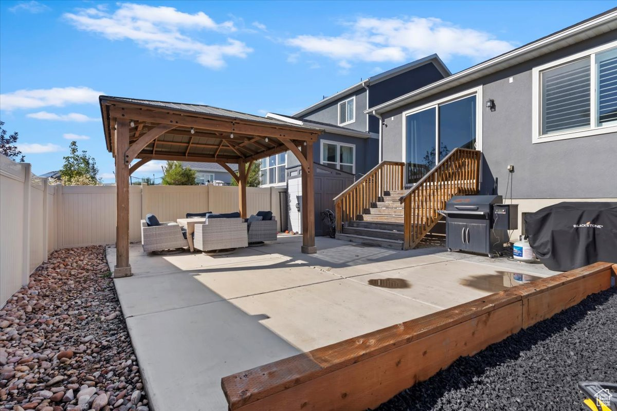 ANTHEM ARCHES - Residential