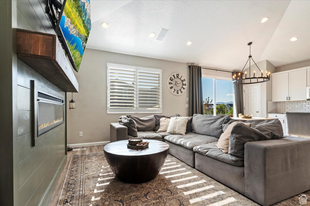 ANTHEM ARCHES - Residential